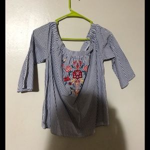 Off The Shoulder Top. SUPER CUTE NEVER WORN.